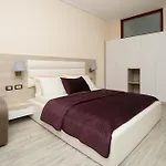 Otel Vd Roleks Avlonya