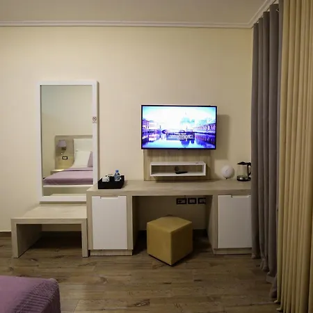 Vd Roleks Hotel Vlore