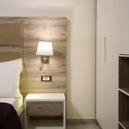 Vd Roleks Hotel Vlorë