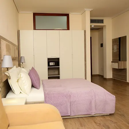 Hotell Vd Roleks 4*