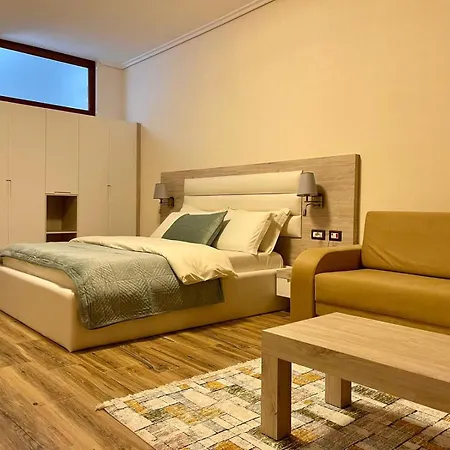 Hotel Vd Roleks Vlorë